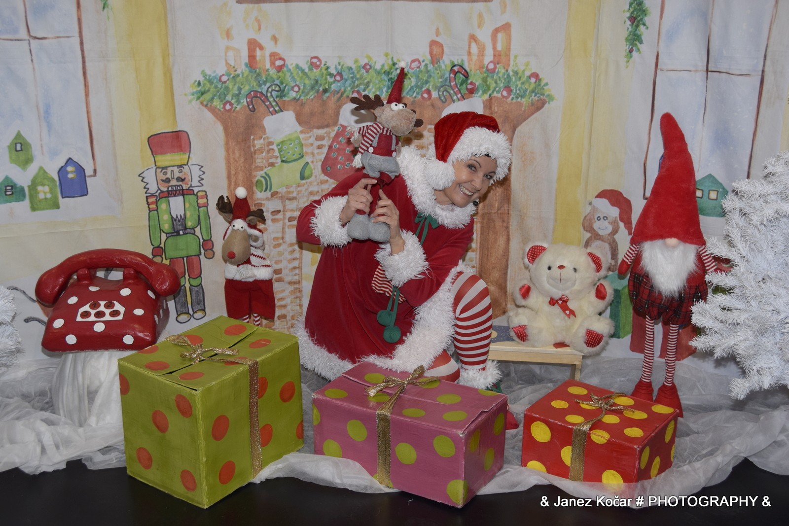 Veseli december 2025: Otroško silvestrovanje in obisk Dedka Mraza