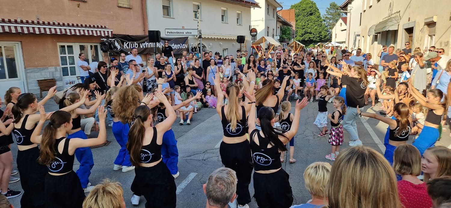 Veseli december 2025: Zimska produkcija plesnega Studia United